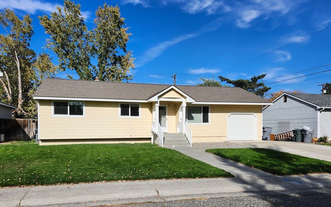 Remodeled 3 Bedroom in North Richland! - Remodeled 3 Bedroom in North Richland! House