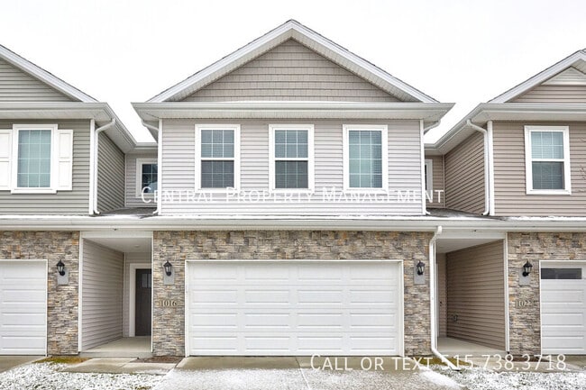 1047 Maywood Ln