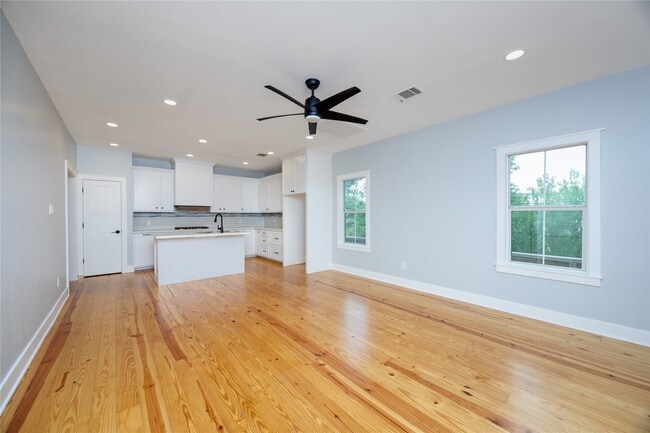 Photo - 1102 Bingham St