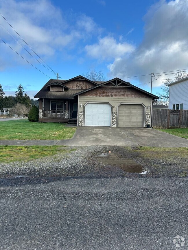 Building Photo - 3 Bed 2 Bathroom Home with Office