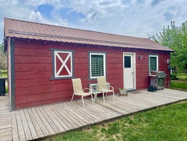 Building Photo - 2 N 3145 E Rental