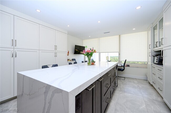 Photo - 7117 Pelican Bay Blvd Unidad 1001 Rental
