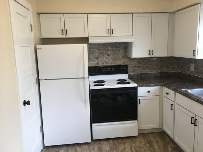 Newer appliances - 609 Hood St