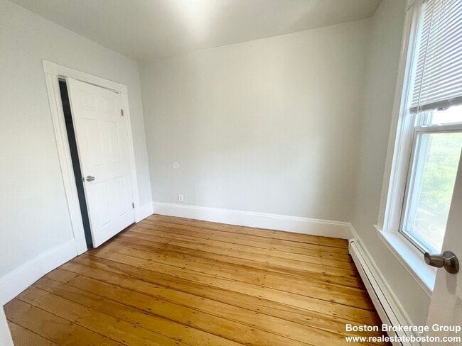 Photo - 22 Howell St