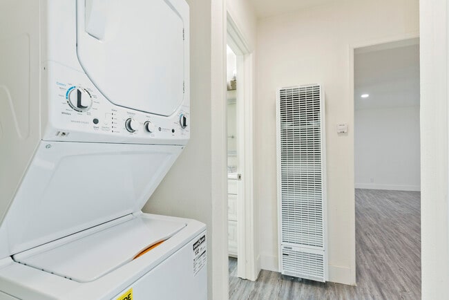 Photo - Aurora Vista Apartments