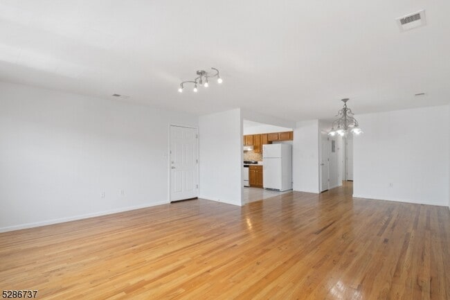 Photo - 184 Hillside Ave