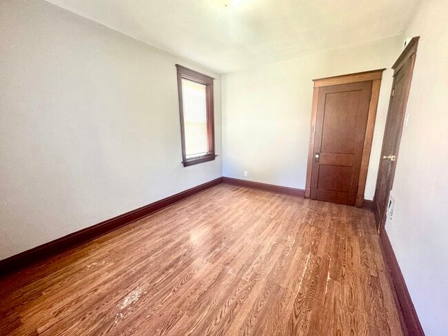 Photo - 4055 Tholozan Ave