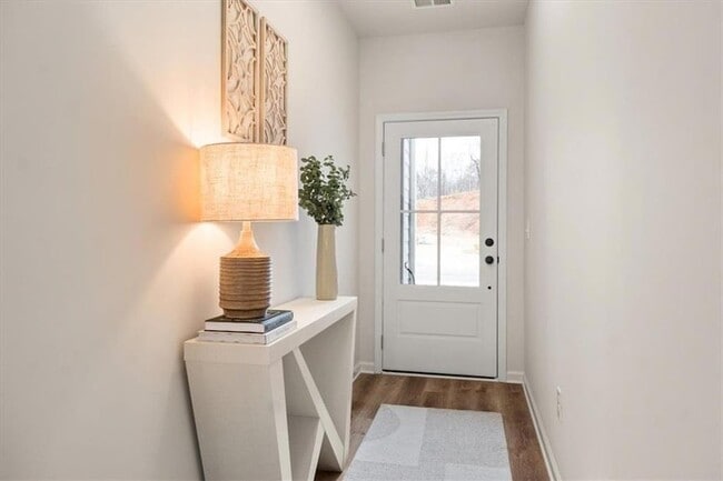 Photo - 299 Summit Dr W