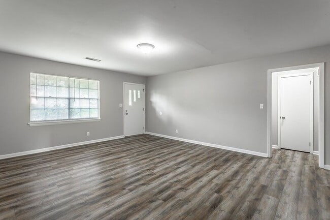 Building Photo - 4711 Murray Lake Ln Unit A