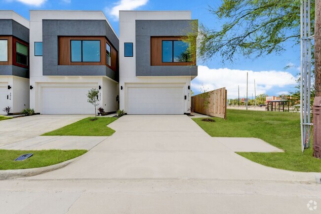 Building Photo - Stunning brand-new modern 3-beds, 3.5-bath... Rental