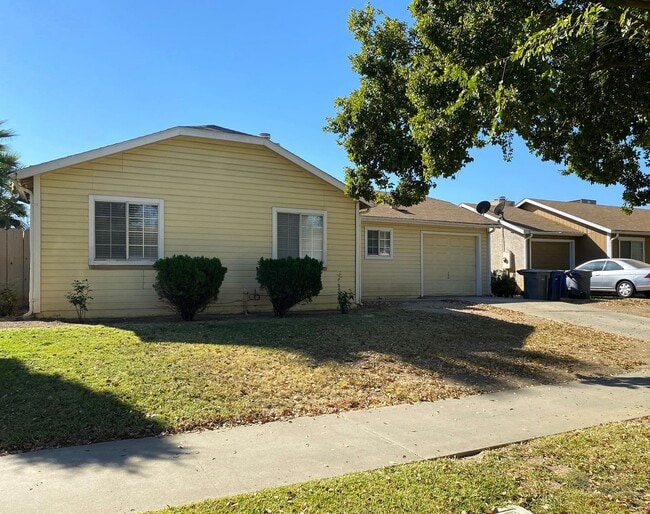 Photo - Cozy 3 bedroom/2 bathroom home available n...