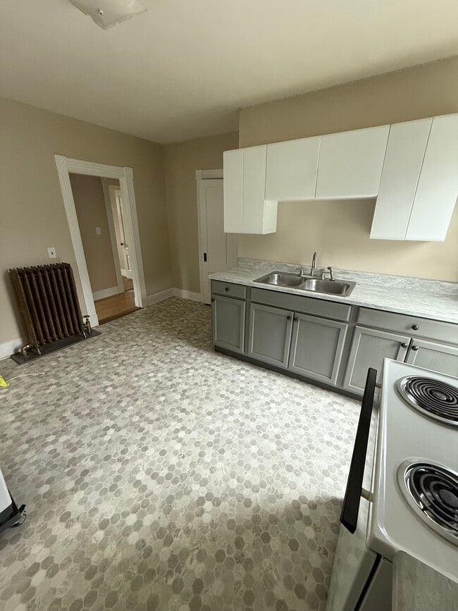 Building Photo - 151 4th St Unit 1