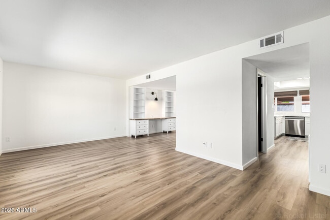 Photo - 7804 N 47th Ave