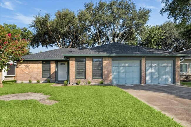 Building Photo - 2914 Marlin Rental