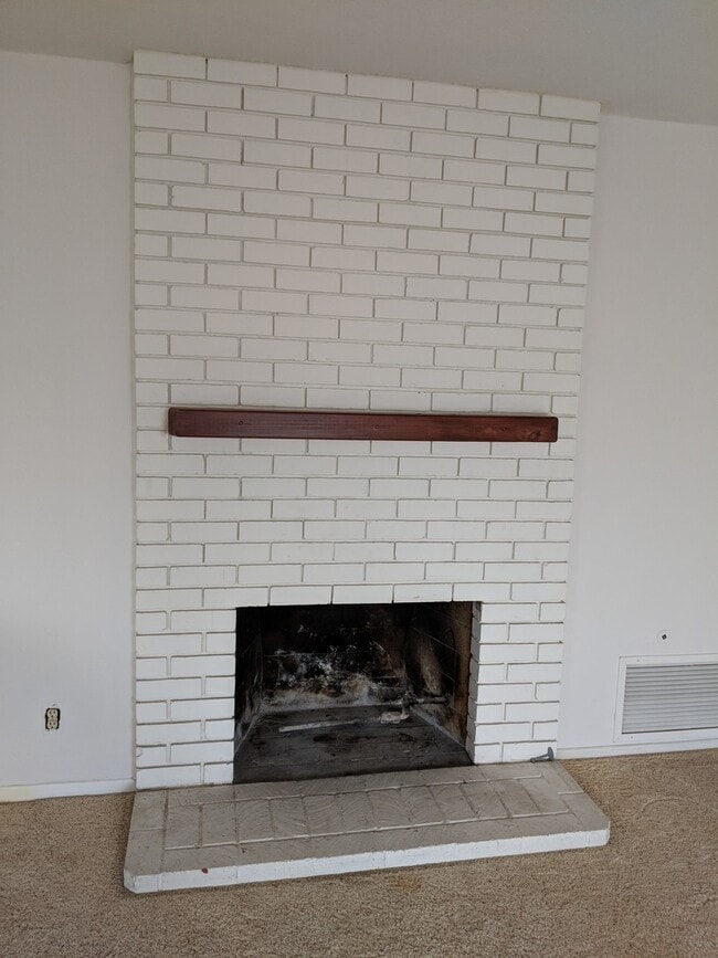 140 Sylvan Dr