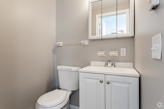 Bathroom - Townhouse Court Apartments