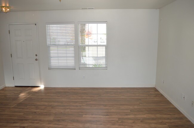 Photo - 1218 Brightday Dr