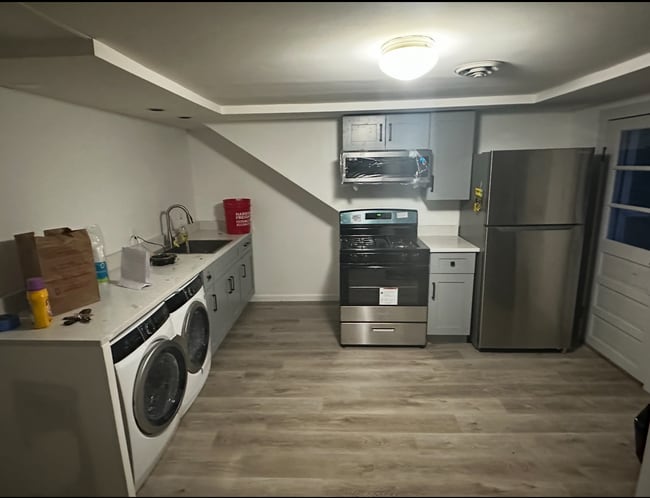 Building Photo - 685 Washington Ave Rental