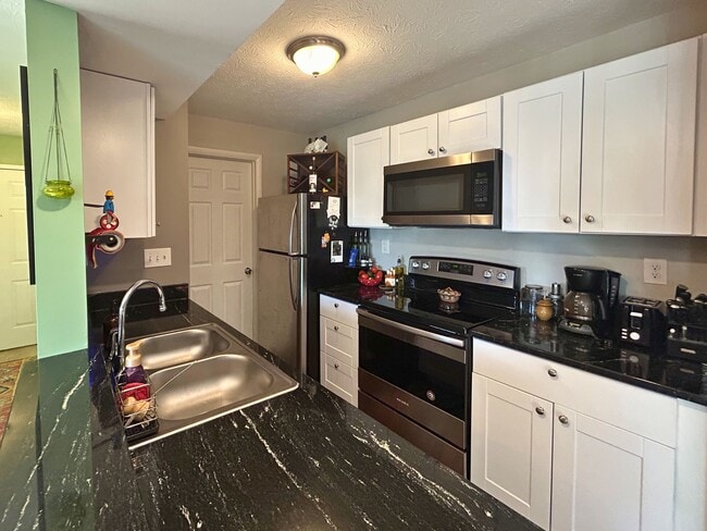 Photo - 8831 Eagleview Dr Unidad Apt 7