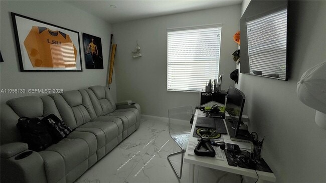 Photo - 212 SW 179th Ave