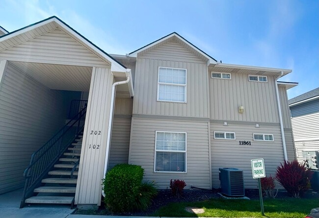 Building Photo - 11861 Cloverbrook Ln Unit 102