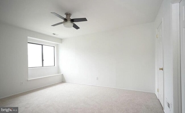 107 Lucas Ln
