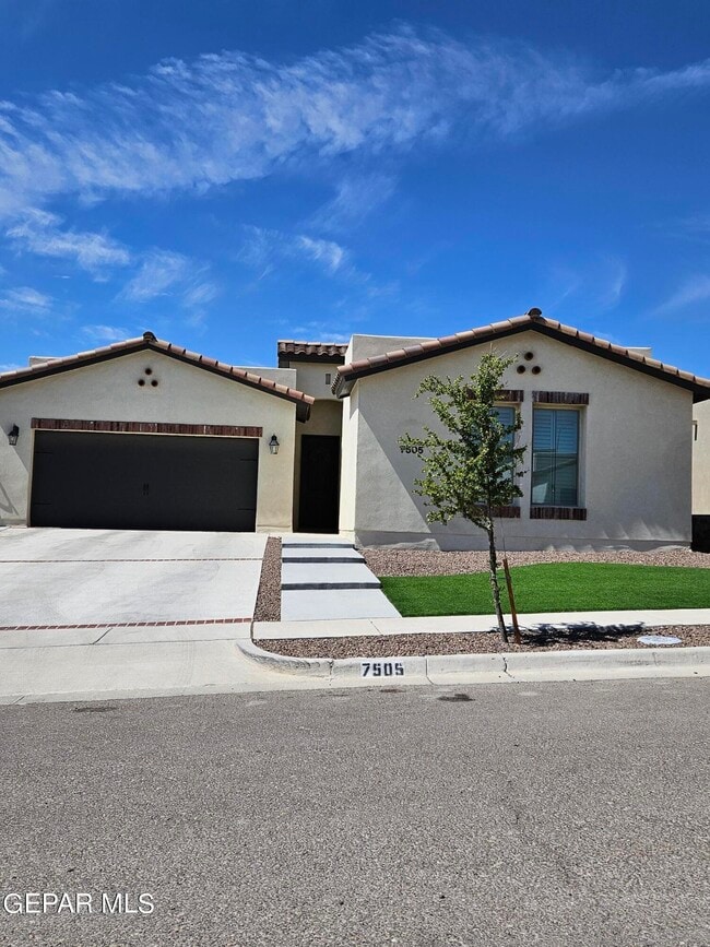 Photo - 7505 Hitching Post