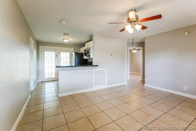 Photo - 2520 NE 7th Terrace