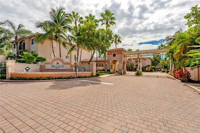 Photo - 2033 SE 10th Ave Unidad 617 Rental