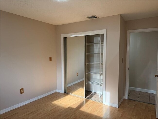 728 Beverage Hill Ave Unit 8