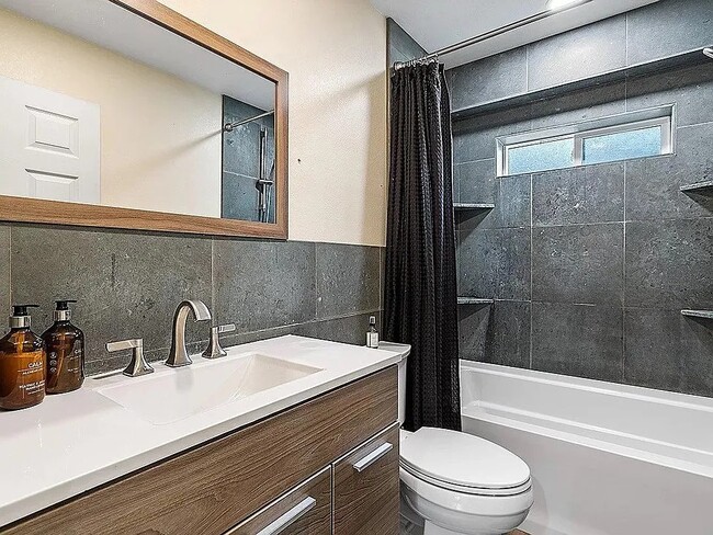 Photo - 75-5776 Oleka Pl Unidad Ohana