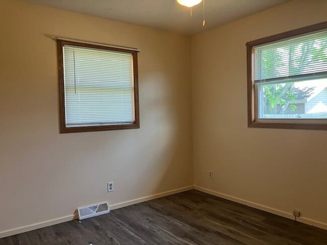 Photo - Arneberg Properties Unidad 5905 50th Ave