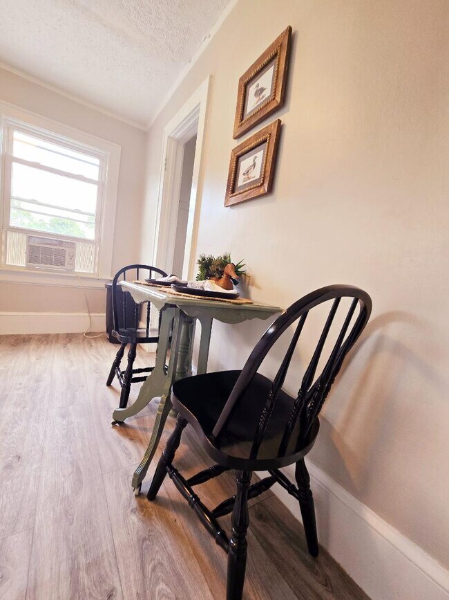 Photo - 165 Oak Park Dr