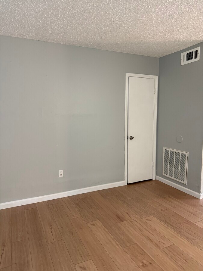 Sala de estar - 1415 Jasper Ave Unidad Apt 4