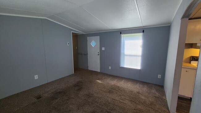 Photo - 17 Saturn Ln