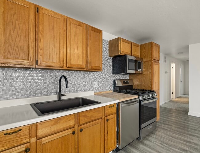 Photo - 4057 N Adams St