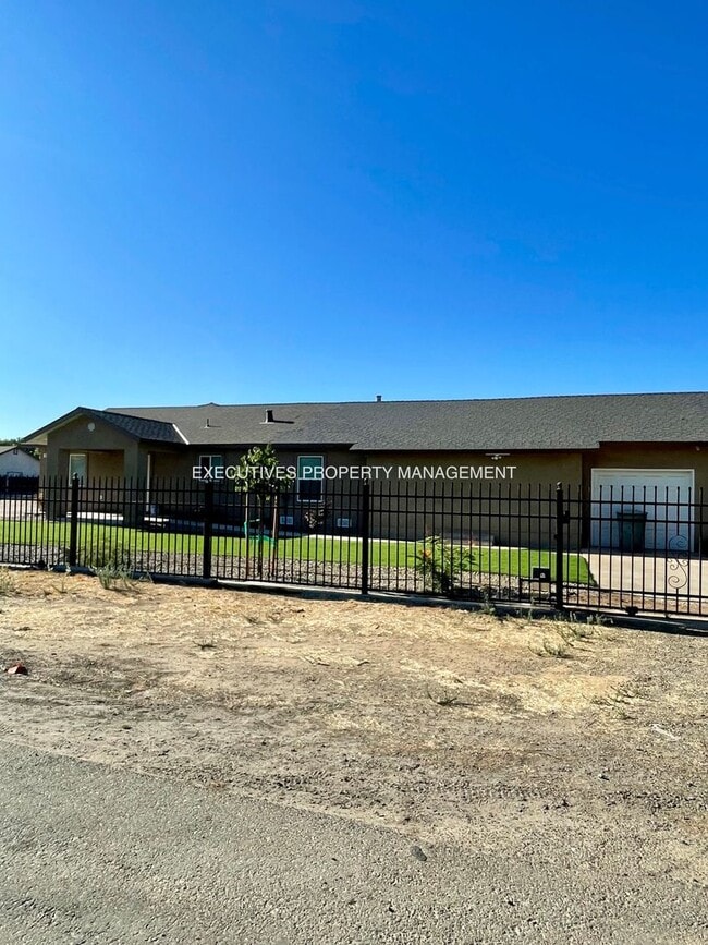 Building Photo - 1957 CA-140