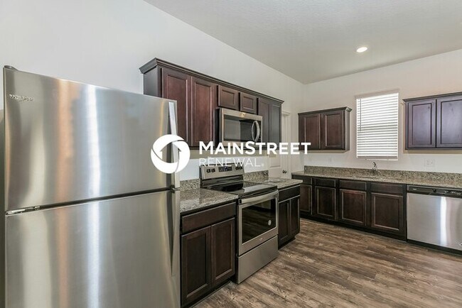 Photo - 3 Bedroom Pet-Friendly Home in Haines City, FL with Main Street Renewal