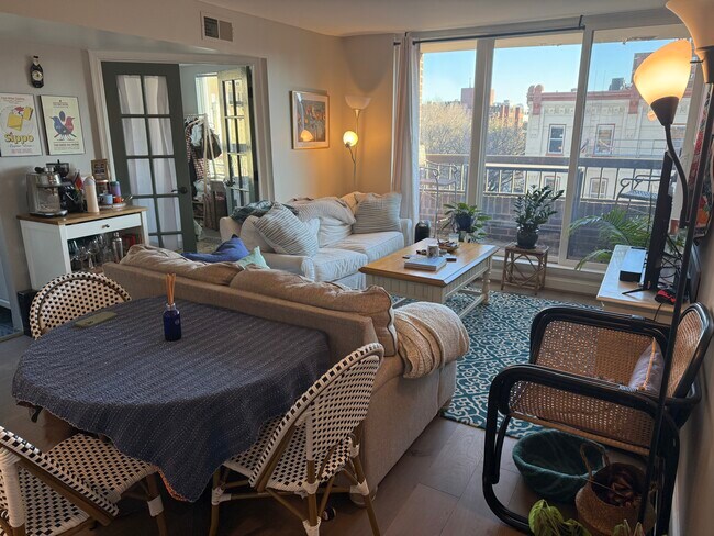 Photo - 1700 17th St NW Unit 405