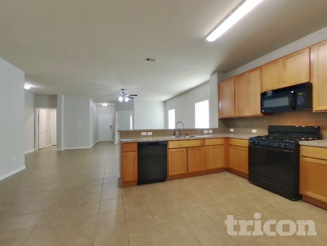 Photo - 2122 Hackberry Bank Ln