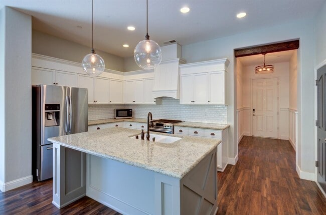 Photo - 21230 Tramonto Ln