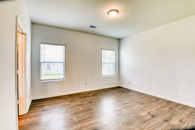 Photo - 407 Magnolia Ln