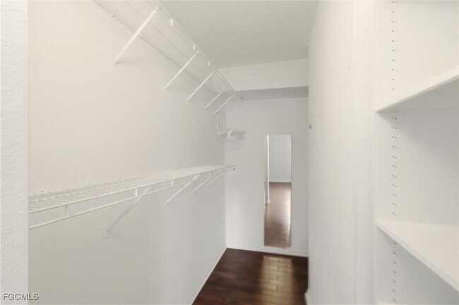 Building Photo - 6490 Aragon Way Unit 106