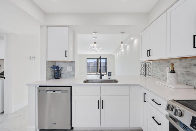 Photo - 7290 Kinghurst Dr Unit 709