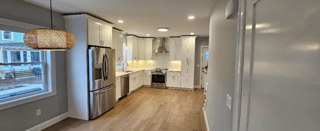 Photo - 7 Coggeshall Ave