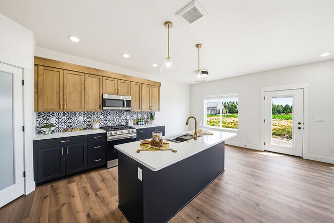 Photo - 485 E River Rd