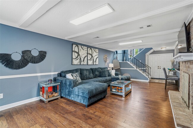 Photo - 2938 Camelot Ln