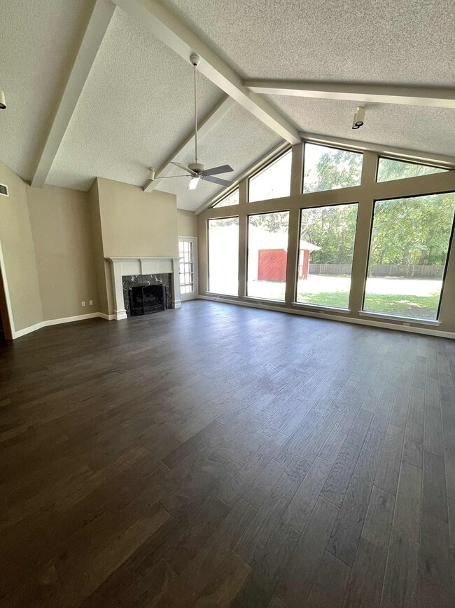 Building Photo - 230 East Fork Rd Rental