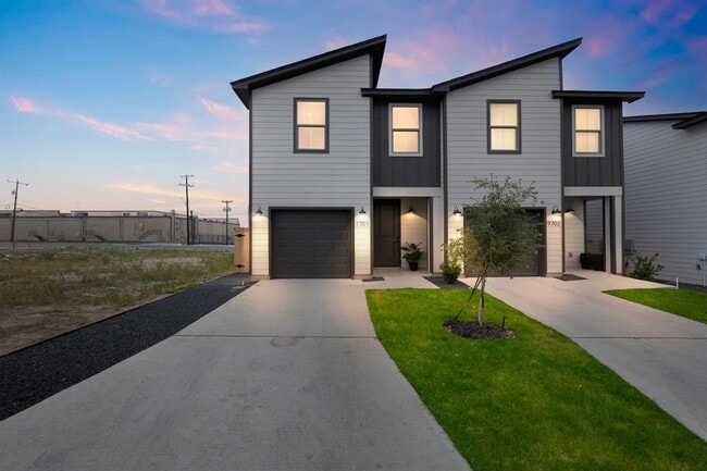 Photo - 3362 Northwestern Dr Unidad 1701 Rental