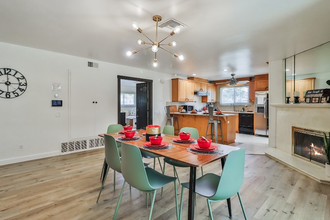 Photo - 24314 Kittridge St